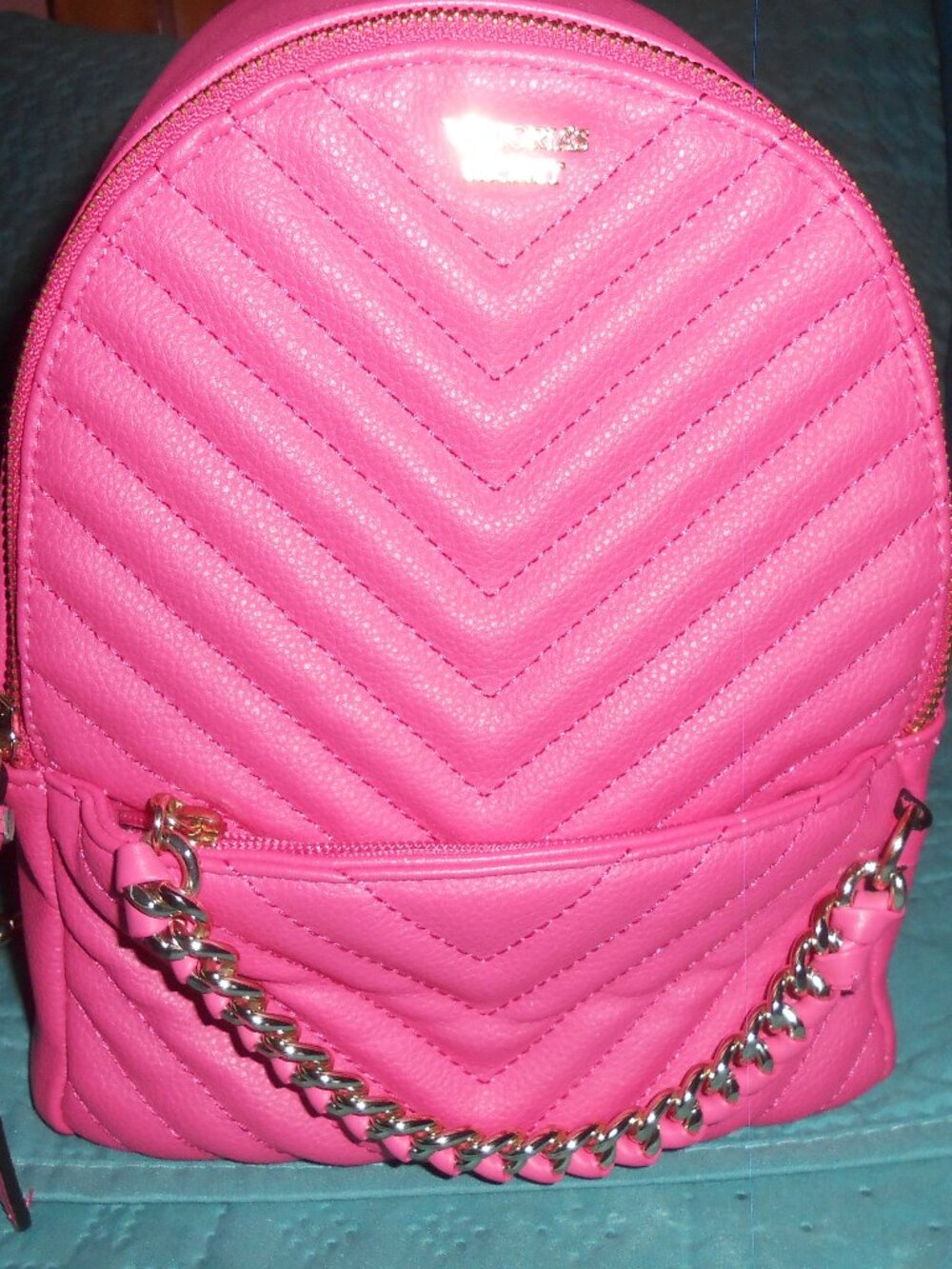 VICTORIA'S SECRET PURSE/BAGPACK PINK COLOR SMALL GREAT PRE-LOVED CONDITION